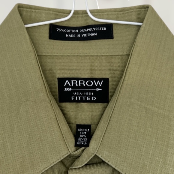 EUC Arrow Olive Green, Long Sleeve, Fitted, Wrinkle-Free Dress Shirt, Small - Picture 5 of 9